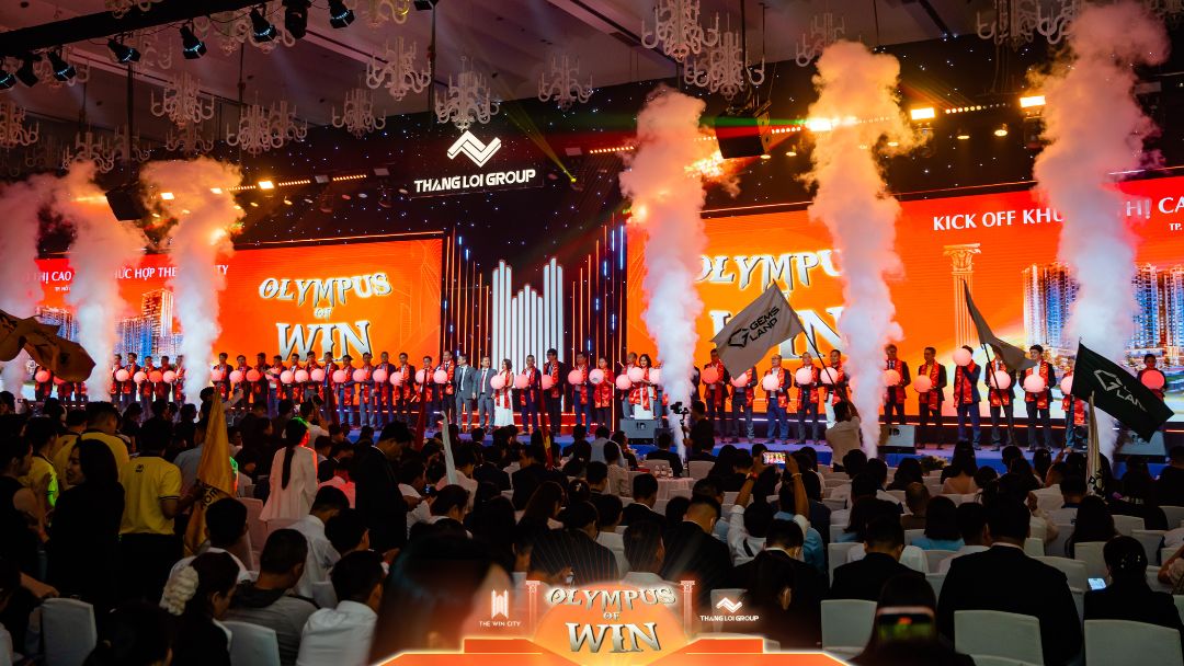 Hình ảnh công bố mức giá khởi điểm 30.5 triệu/m² tại sự kiện Kickoff The Win City